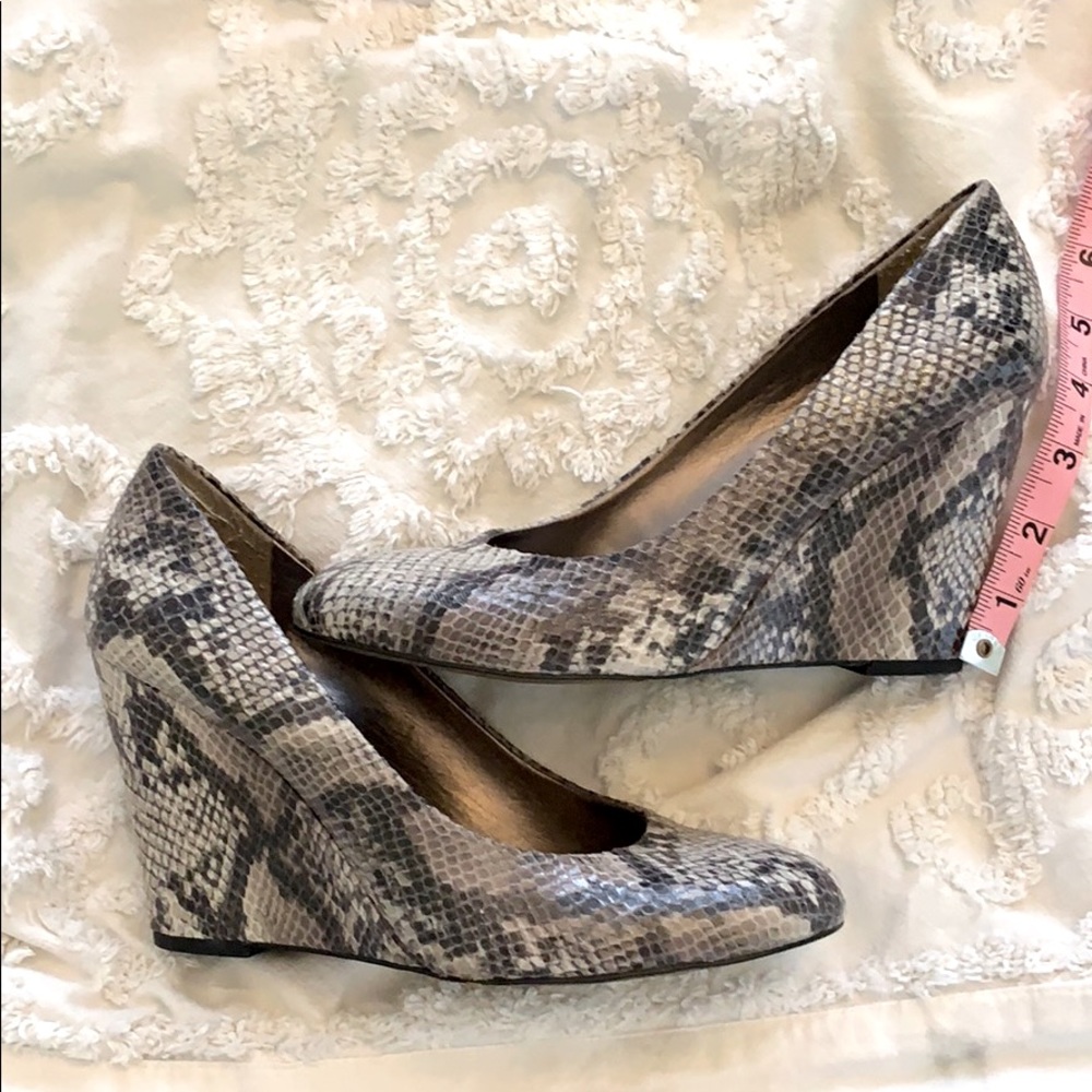 Gray Snakeskin Block Wedge Heels Size 9